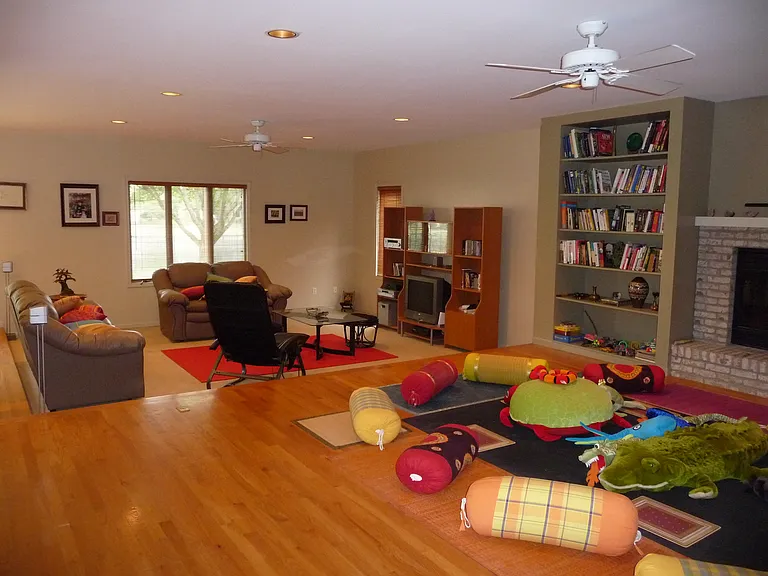 2704 Cherry Hills Dr — Photo 24