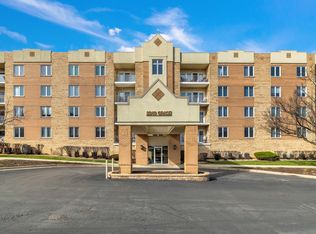 2240 S Grace St APT 303, Lombard, IL