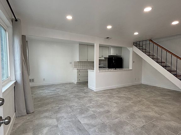 4th image of 4541 Greenholme Dr APT 2