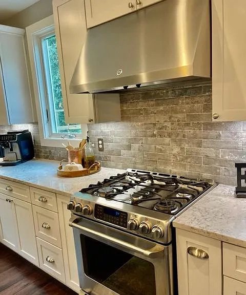 218 N Irving St — Photo 3