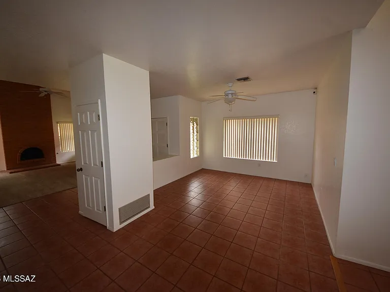 5120 E Woodgate Ln — Photo 9