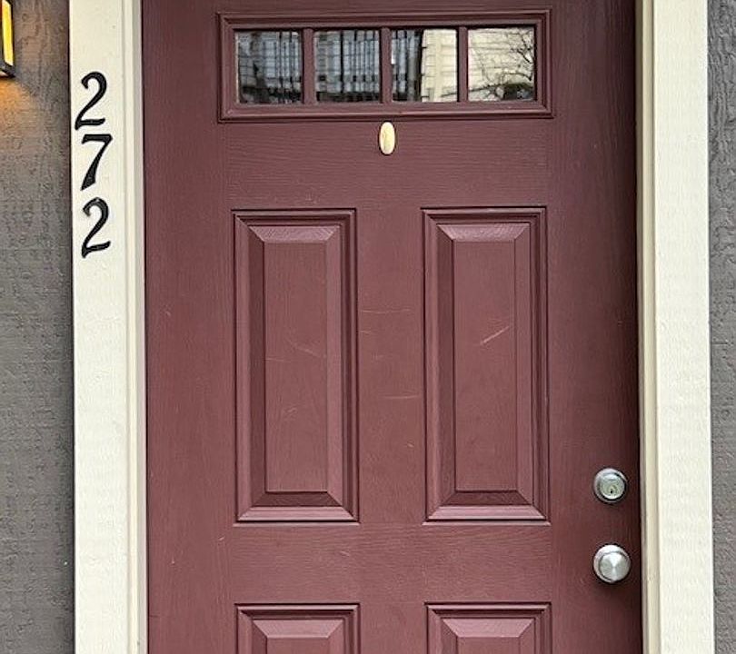 1st image of 266 Ericksen Ave NE