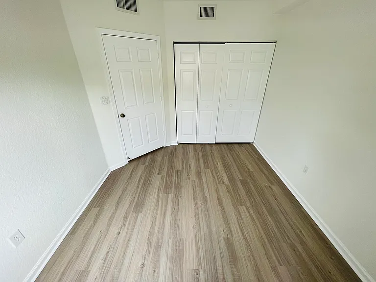 1055 Golden Lakes Blvd #212 — Photo 15