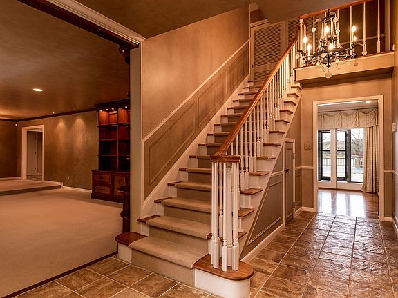 4th image of 8854 Cove Point Ln