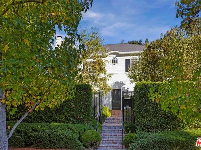 2536 Canyon Dr, Los Angeles, CA, 90068