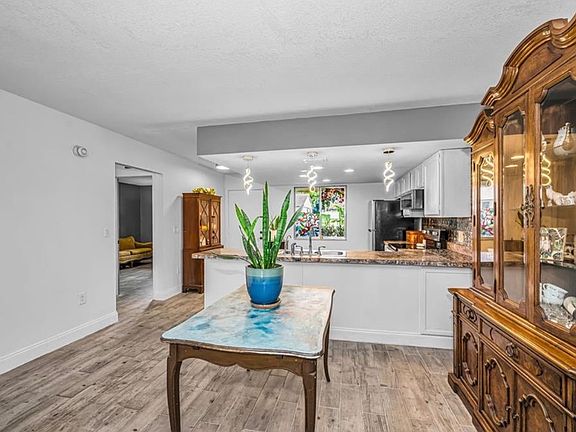3rd image of 2263 Bancroft Cir N APT B