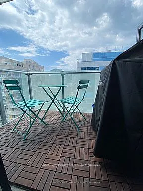 25 Stafford St #809 — Photo 6