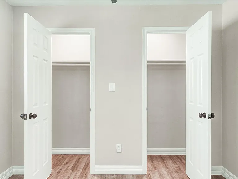 6023 Sean Ct — Photo 32