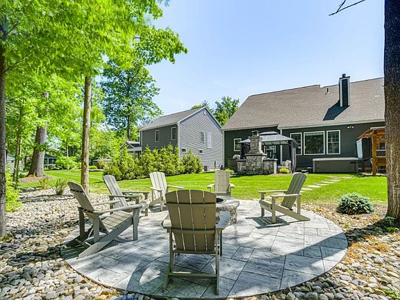 2nd image of 37 Julians Way