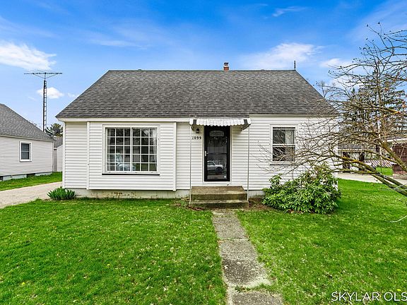 2nd image of 1099 Francis Ave