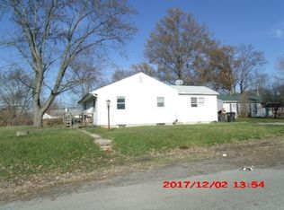 222 W Cox Dr, Fort Wayne, IN 46807