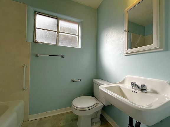5th image of 4142 Mesa Verde Ave NE APT 1