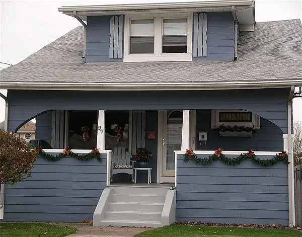 EXTERIOR HOUSE