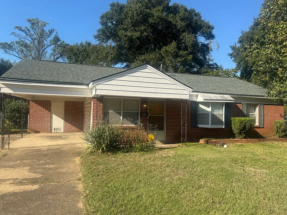 904 Coliseum Blvd