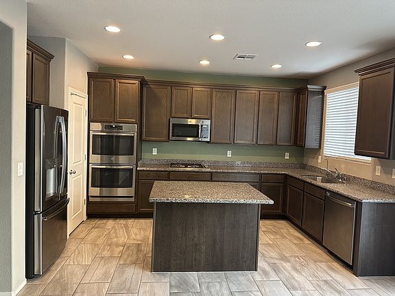 4th image of 7044 Whispering Falls Dr