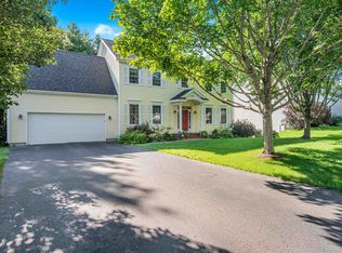 355 Cobblestone Cir, South Burlington, VT 05403