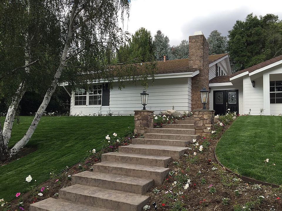 1st image of 31522 Foxfield Dr