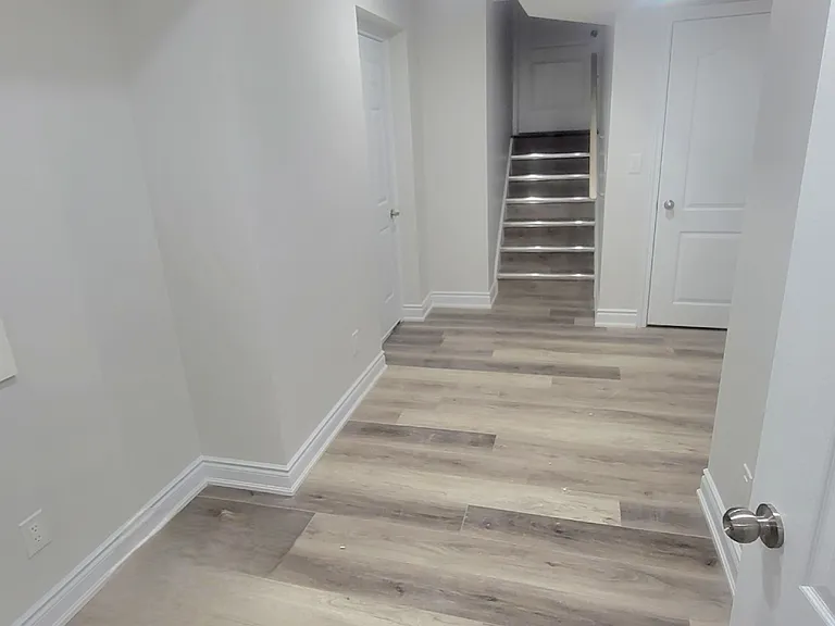 8 Labrish Rd #BASEMENT — Photo 7