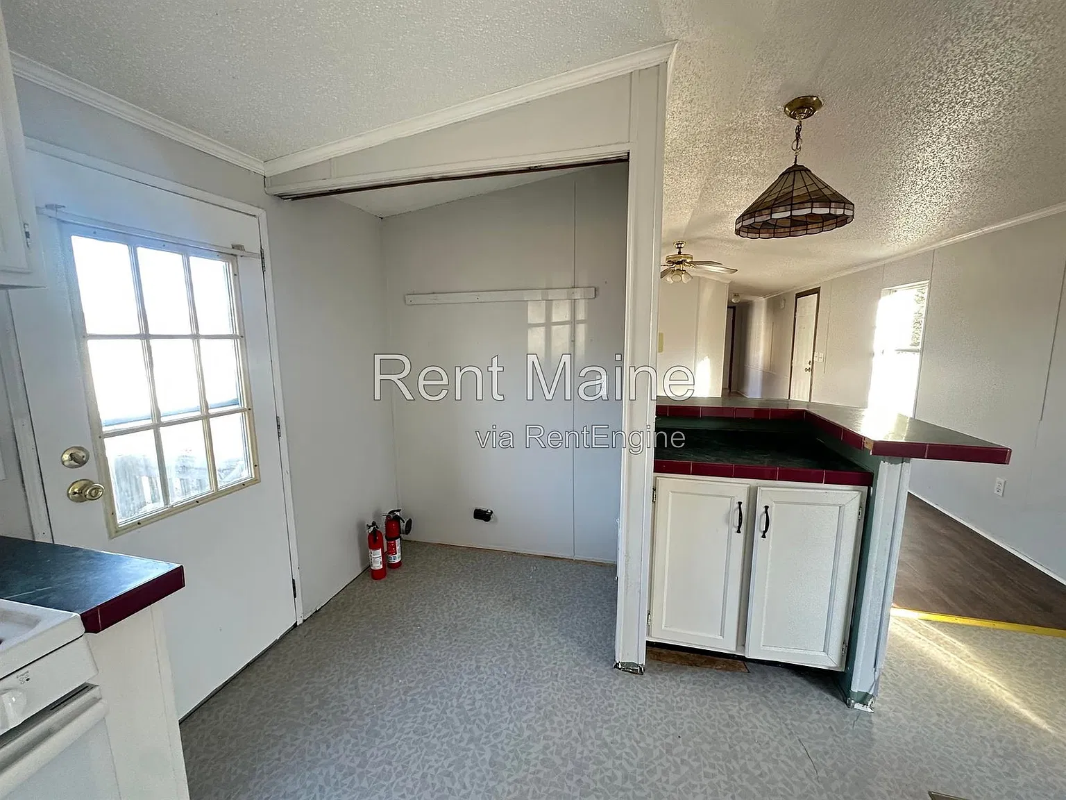 3 bed, 2.0 bath, 980 sqft, $1,250 — Photo 2