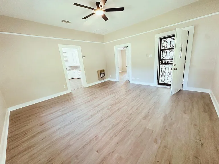 1016 Sulphur Springs Rd — Photo 6