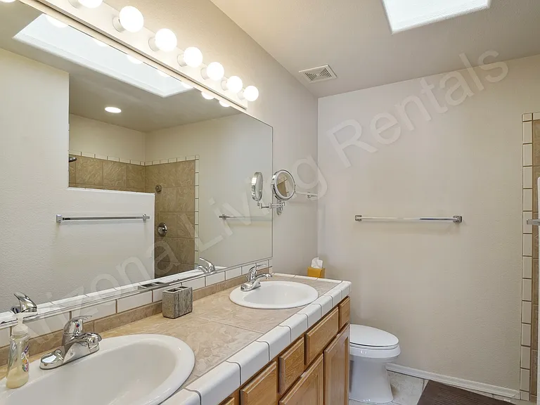 2665 Daytona Ave — Photo 14