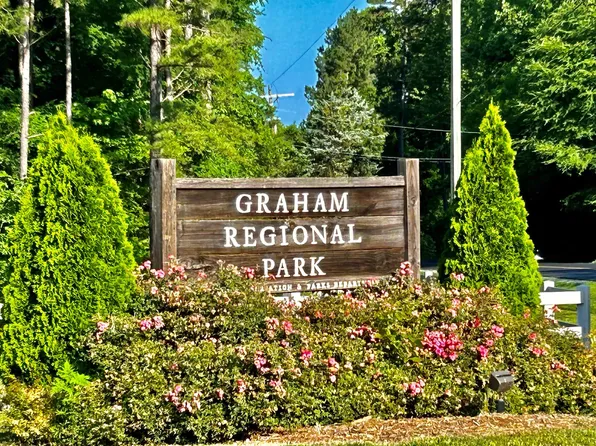 2409 Lily Dr, Haw River, NC 27258