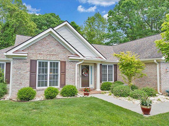 2nd image of 6560 Monet Dr