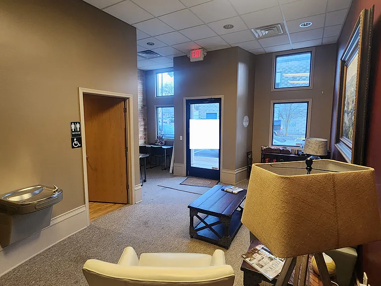 9 E Main St #1 — Photo 4