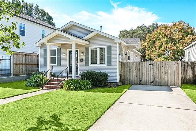 1st image of 640 Metairie Lawn Dr
