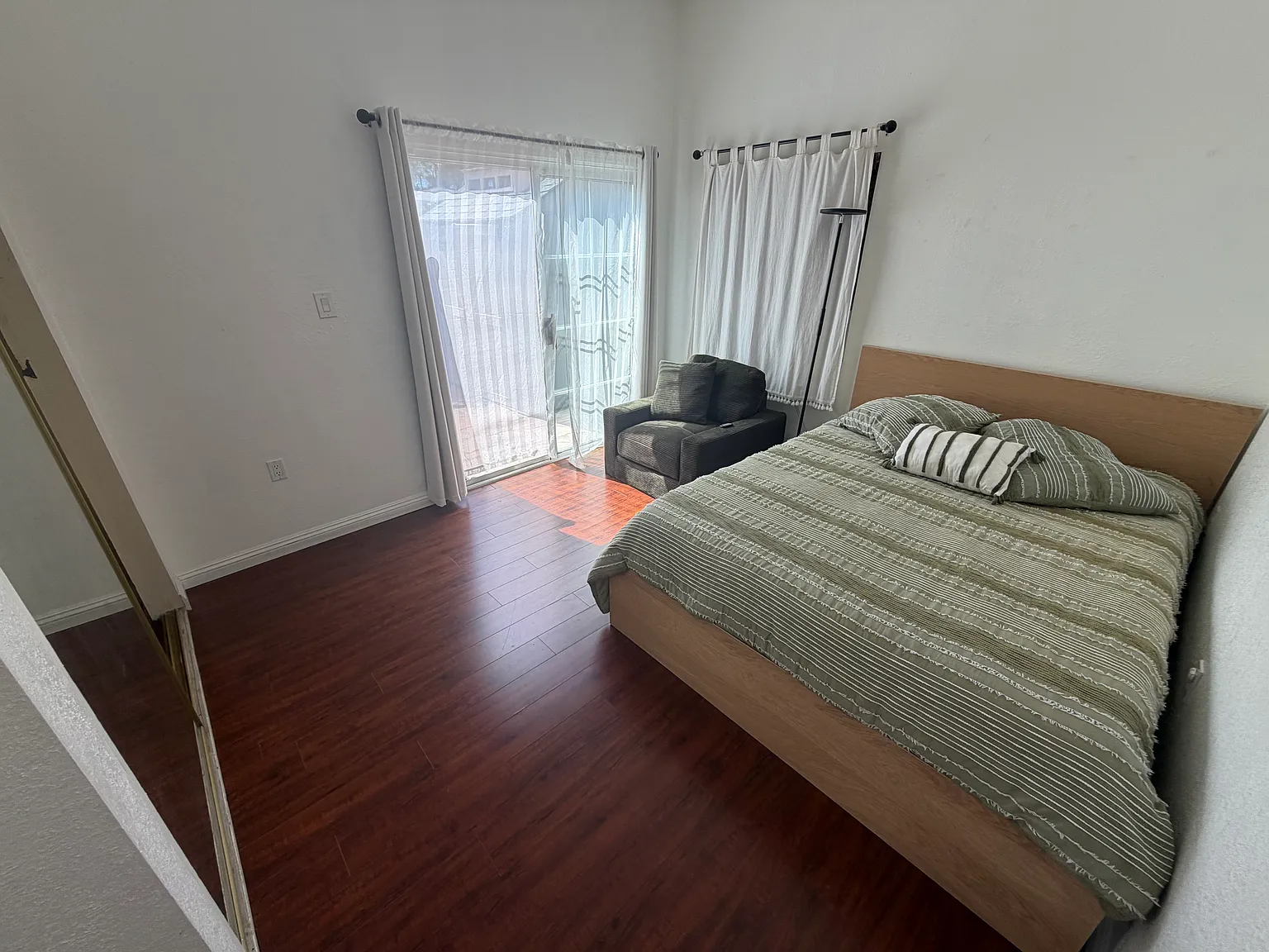 4 bed, 2410 sqft, $1,200 — Photo 1