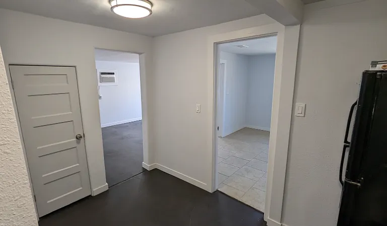 1841 E Harvard St #GUEST HOUSE — Photo 9