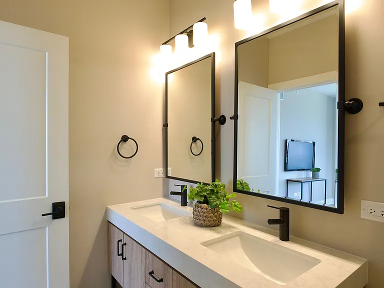 185 Pointe Dr #185 — Photo 21