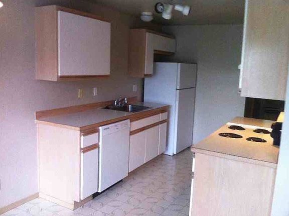 3rd image of 10215 Lundeen Pkwy APT A8