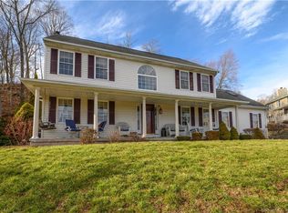 28 Robby Ln, East Haven, CT 06512