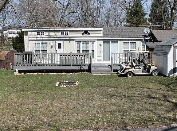 2nd image of 137 Dogwood Ln
