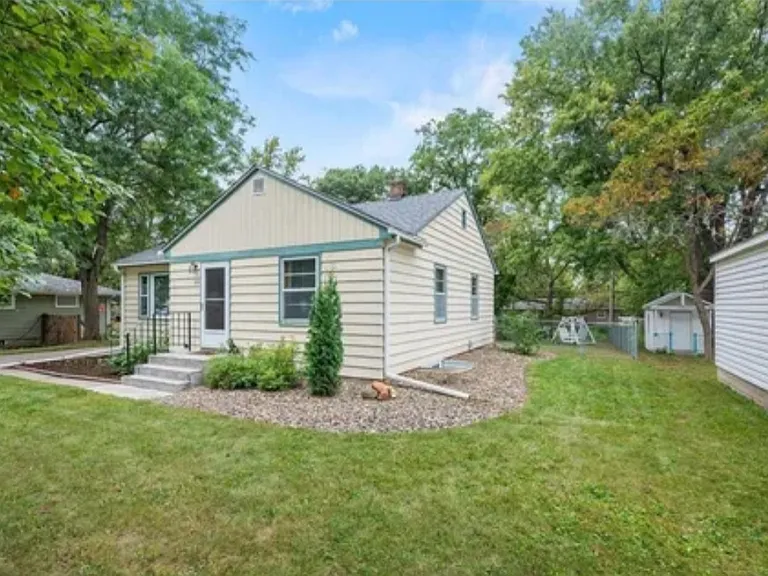 533 Birch St — Photo 2