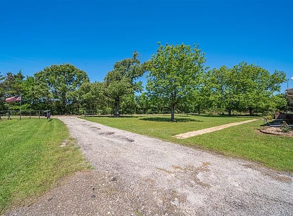 4th image of 140 Vz County Road 1415