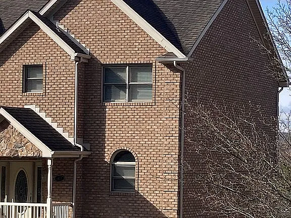 1007 Joseph Dr — exterior photo