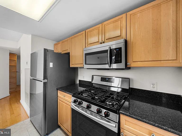 2726 Gallows Rd #619 — Photo 9