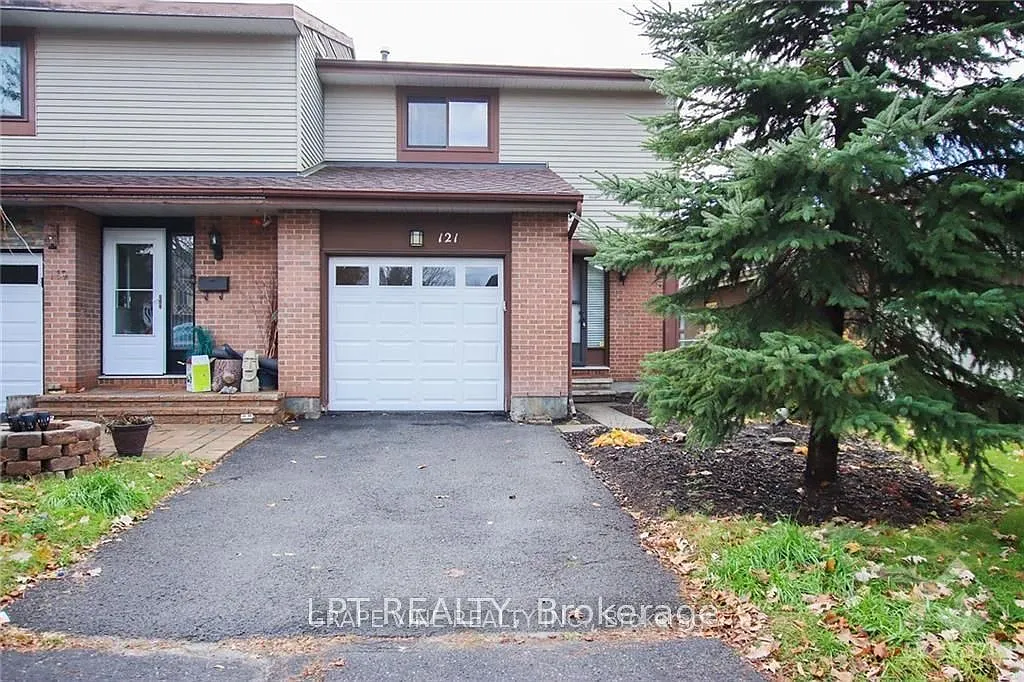 3 bed, $2,800 — Photo 1