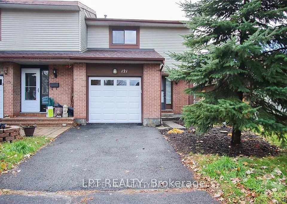 121 Erin Cres
