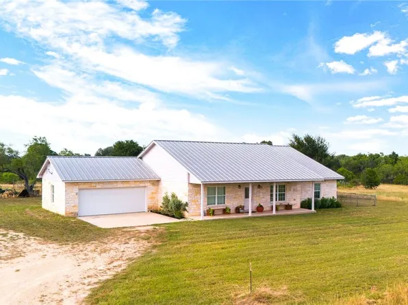450 Green Acre Dr, Dale, TX 78616