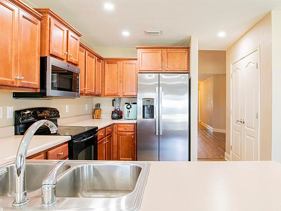 2nd image of 24242 Raynagua Blvd