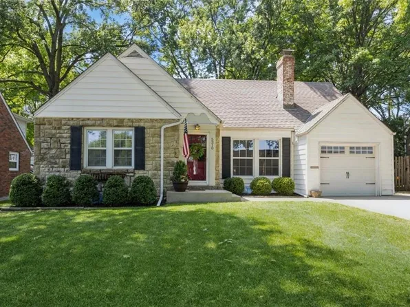 5310 Fairway Rd, Fairway, KS 66205