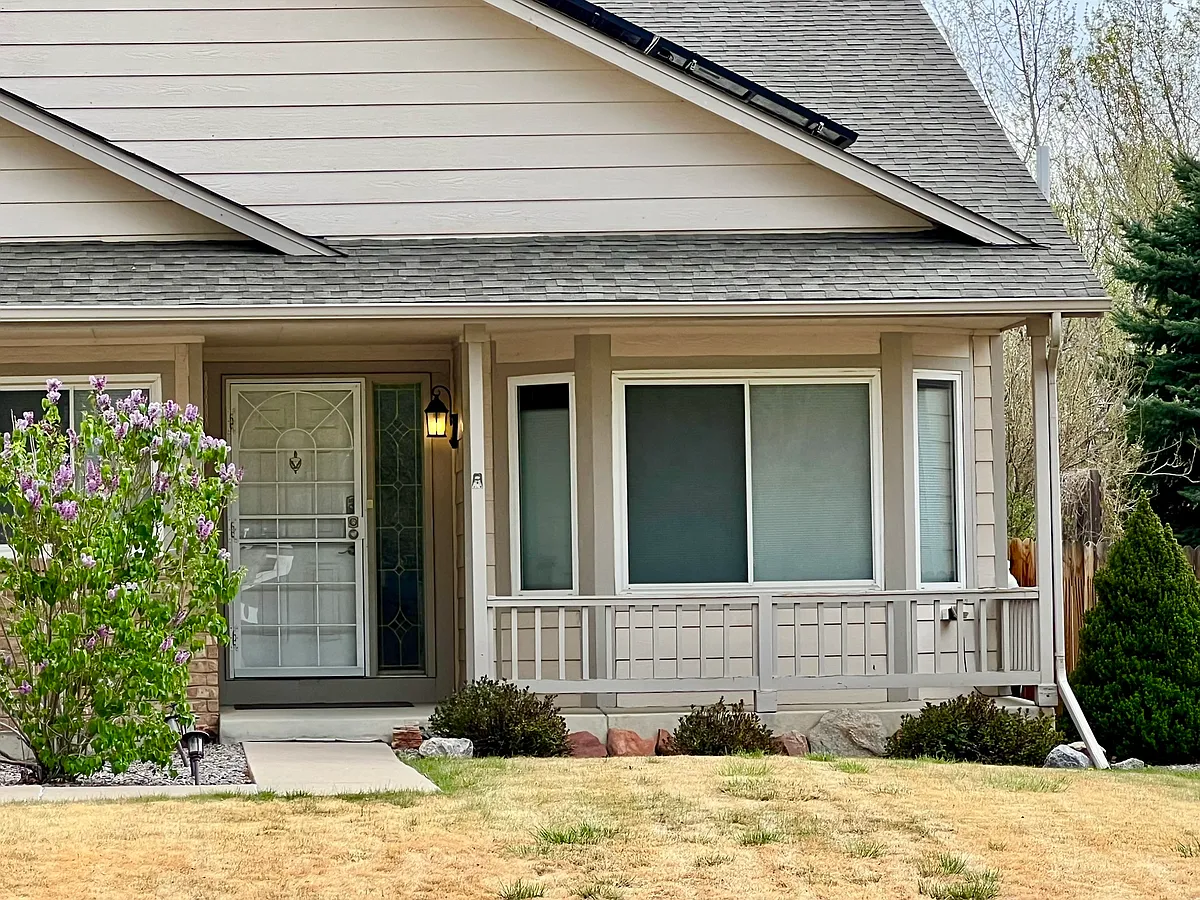 Front entrance - 11318 Eaton St