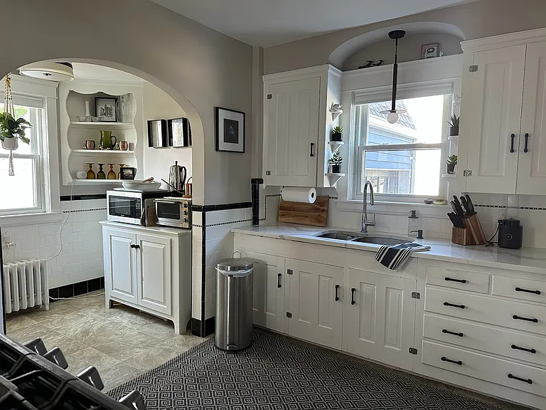 Kitchen and Kitchen Nook