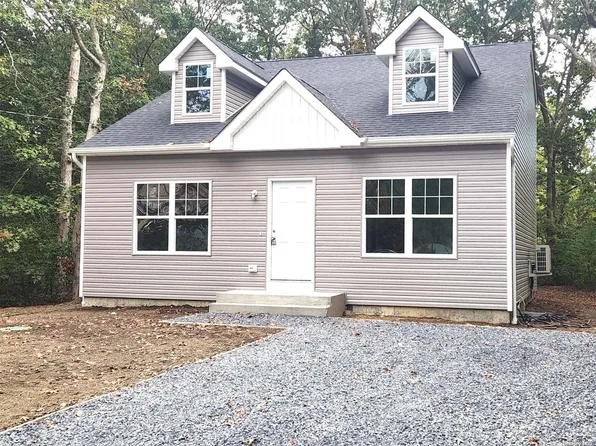 522 Neighborhood Road, Shirley, NY 11967