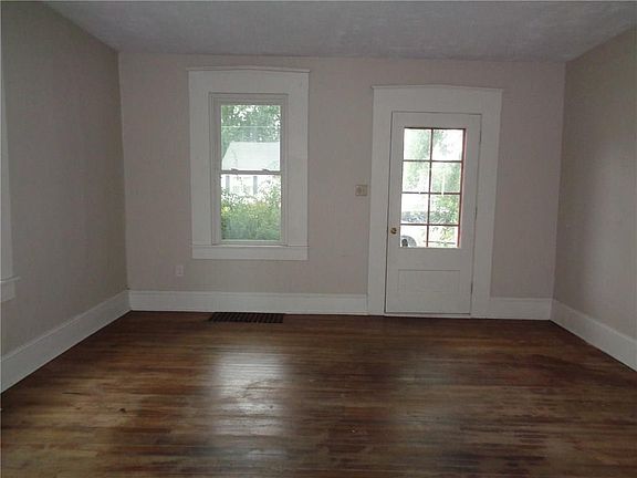 2nd image of 1606 Broadway St