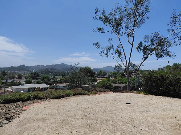 502 Glenheather Dr — Photo 3