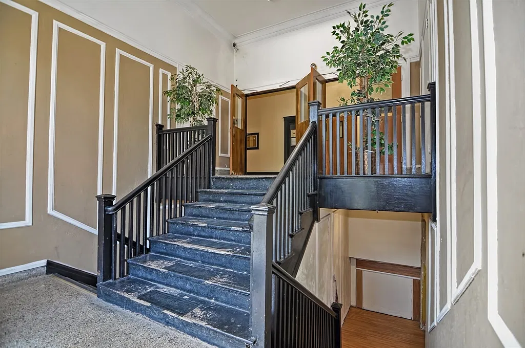 2 bed, 1.5 bath, 900 sqft, $2,700 — Photo 2